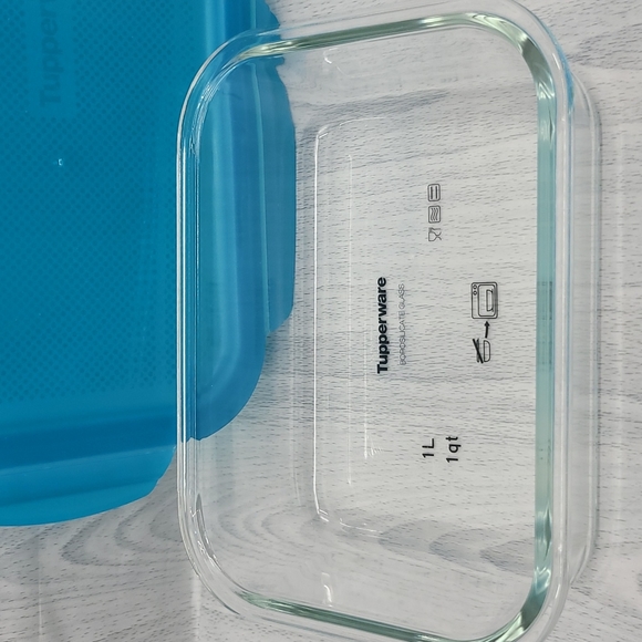 Tupperware Premiaglass Containor 1L Peacock New - Picture 2 of 14